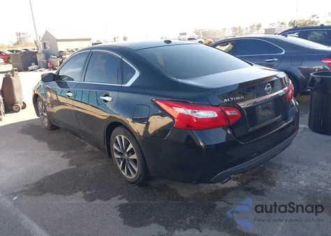 2017 Nissan Altima 2.5 Sv z USA, uszkodzony, nr VIN 1N4AL3AP9HC143652